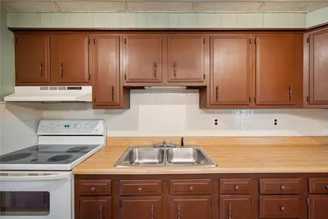 Kitchen - 24 Maple St, Muse, PA 15350 photo 2 of 2
