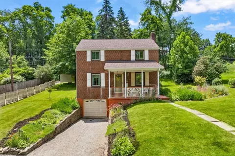 16 Santa Fe Dr, Bethel Park, PA 15102