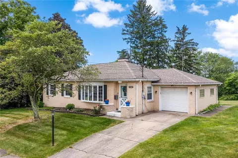 2208 Ridgevue Ave, Aliquippa, PA 15001
