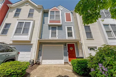 6287 Springhouse Pl, Bridgeville, PA 15017