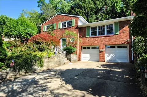 121 Piper Dr, Pittsburgh, PA 15234