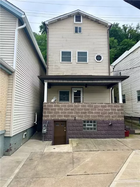 1546 Glenn Way, Mckees Rocks, PA 15136