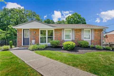 590 Butterfield Dr, Irwin, PA 15642