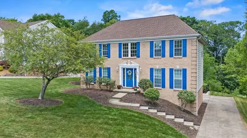 125 Stonewood Dr, Bethel Park, PA 15102