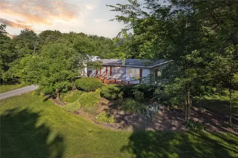 679 Big Knob Rd, Rochester, PA 15074