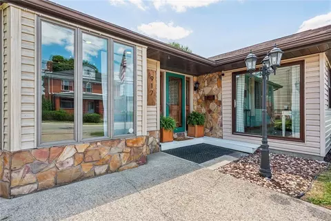 917 Pittsburgh St, Scottdale, PA 15683