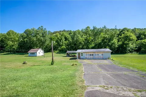 519 Leckrone Highhouse Rd, Mcclellandtwn, PA 15458