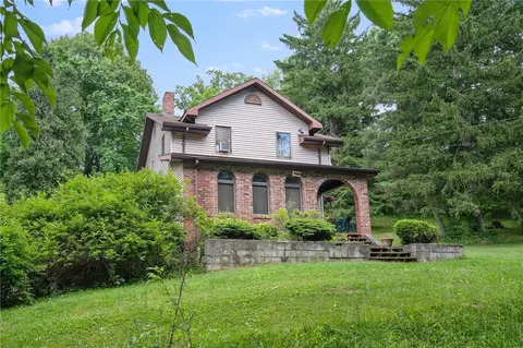 Exterior - 621 Thomas Rd, Eighty Four, PA 15330 photo 3 of 7