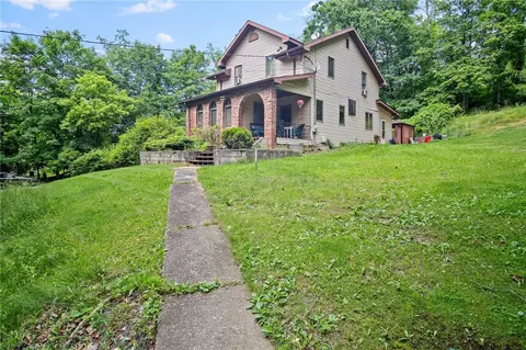 Exterior - 621 Thomas Rd, Eighty Four, PA 15330 photo 2 of 7