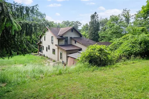 Exterior - 621 Thomas Rd, Eighty Four, PA 15330 photo 6 of 7