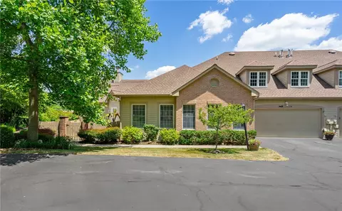 228 Sycamore Dr, Seven Fields, PA 16046