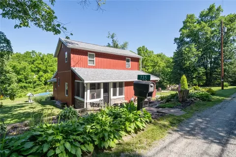 735 Leighty Hollow Ln, Ruffs Dale, PA 15679