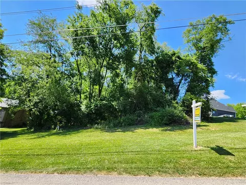 104 Valley View Dr, Venetia, PA 15367
