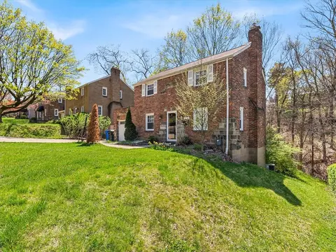 4622 E Willock Rd, Pittsburgh, PA 15227 photo 2