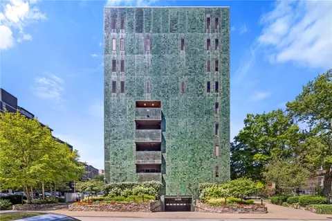 540 N Neville St #502, Pittsburgh, PA 15213