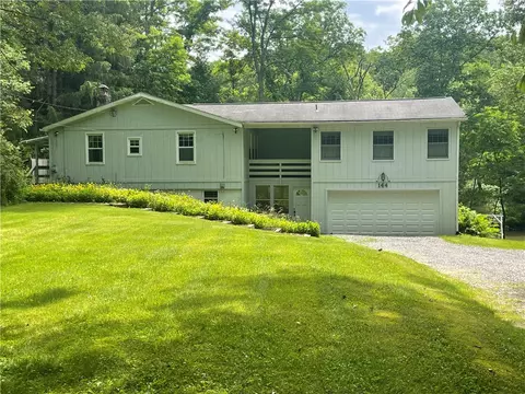 144 Creek Dr, Slippery Rock, PA 16057