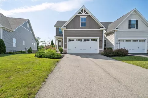 107 Legacy Dr, Canonsburg, PA 15317
