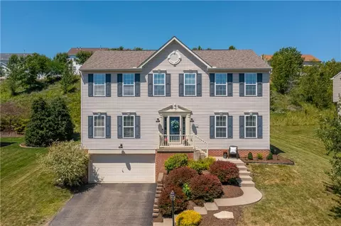 210 Pineview Dr, Canonsburg, PA 15317