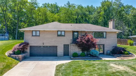 130 Moger Dr, Washington, PA 15301