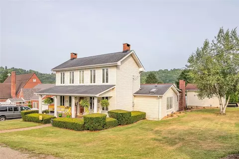 650 Lutheran Ln, Greenock, PA 15047