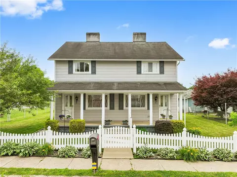 112 E 2nd St, Grindstone, PA 15442