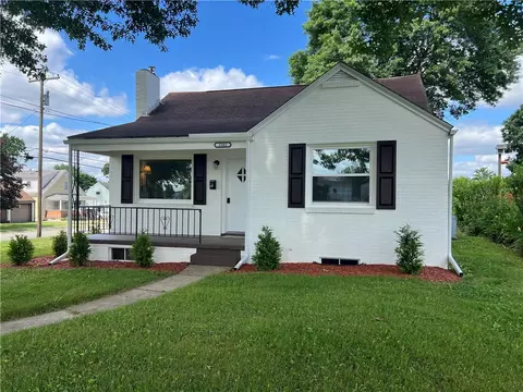 2501 High St, Natrona Heights, PA 15065