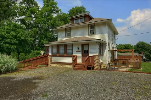 1415 Broadway Ave, Ellwood City, PA 16117
