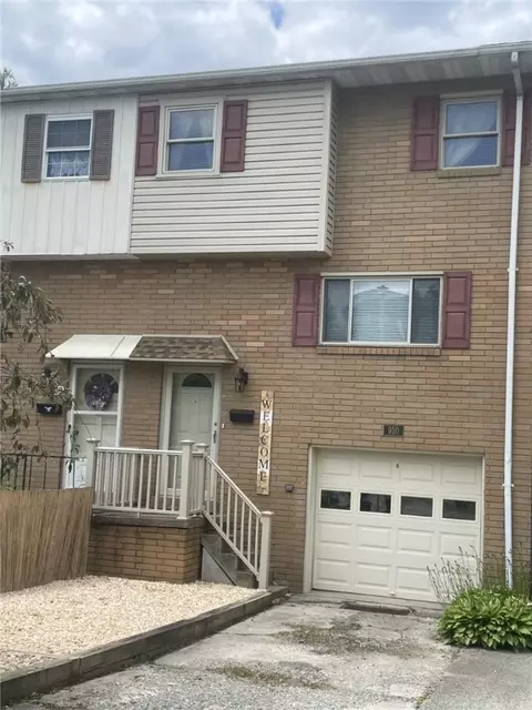 910 Academy Heights Dr, Greensburg, PA 15601