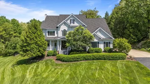 1793 Constitution Blvd, Valencia, PA 16059