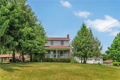 520 Edgewood Rd, Beaver Falls, PA 15010