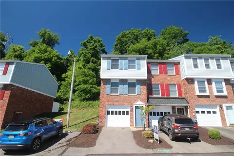 1501 Timberidge Dr, Bethel Park, PA 15102