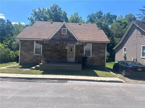 10 S Fayette St, Cuddy, PA 15031
