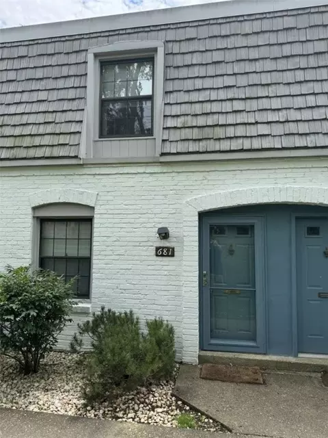 681 Pennsbury Blvd, Pittsburgh, PA 15205