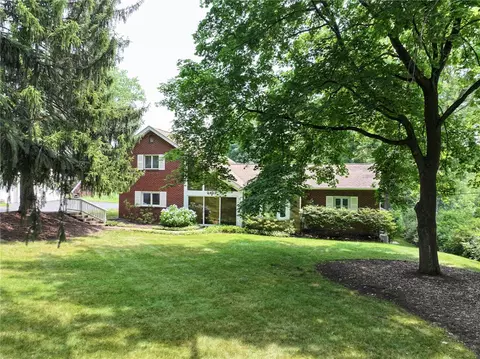 2423 Willowbrook Rd, Pittsburgh, PA 15241
