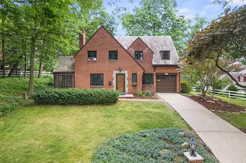 4753 Baldwin Manor Rd, Pittsburgh, PA 15227