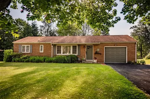 699 S Mercer Ave, Hermitage, PA 16148