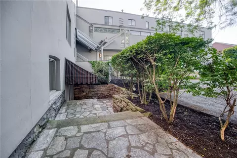 5708 Walnut St #L1, Pittsburgh, PA 15232