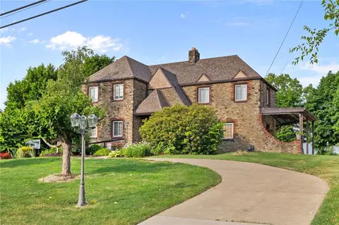 5237 Glenburn Dr, Pittsburgh, PA 15236