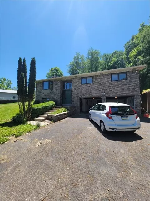 334 Sugar Run Rd, Eighty Four, PA 15330