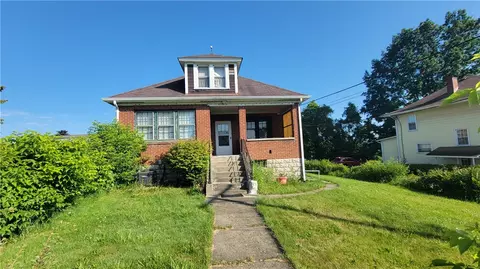 1692 Saxonburg Blvd, Tarentum, PA 15084