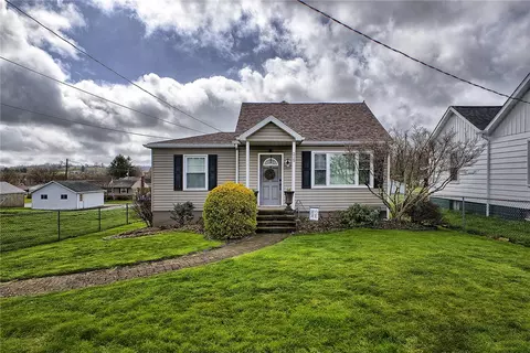 215 Hoffman St, Belle Vernon, PA 15012