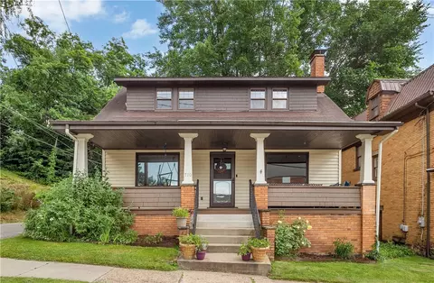 710 6th St, New Brighton, PA 15066