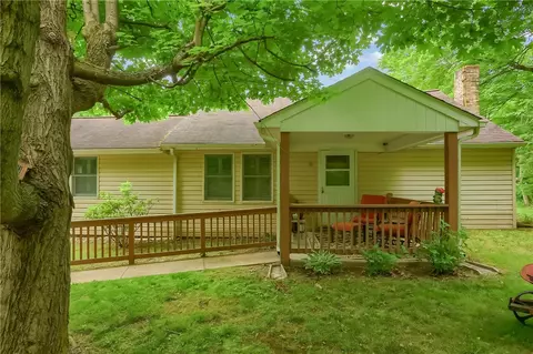 624 Valley Rd, Darlington, PA 16115