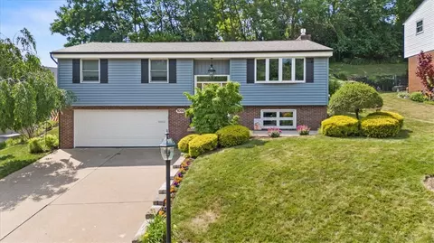 1050 Norsis Dr, Pittsburgh, PA 15220
