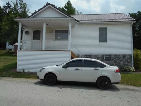 207 S Quarry St, Mount Pleasant, PA 15666