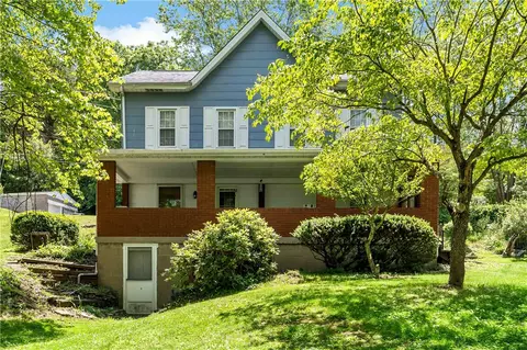 99 Mcvey St, Sturgeon, PA 15082