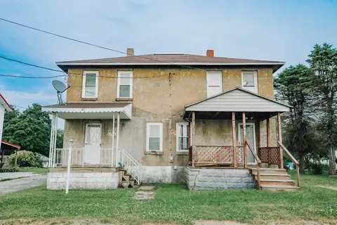 60 Tank St, PA 15710