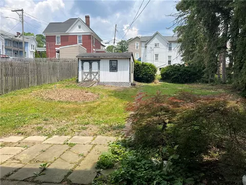 605 Walnut St, Irwin, PA 15642 photo 2