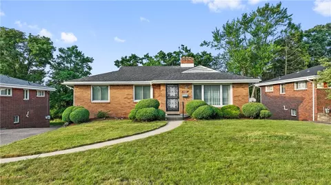 4726 Doverdell Dr, Pittsburgh, PA 15236