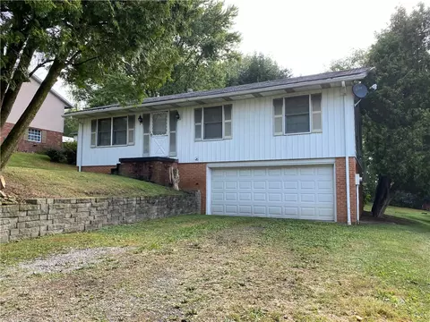 132 Sherwood Dr, Kittanning, PA 16201